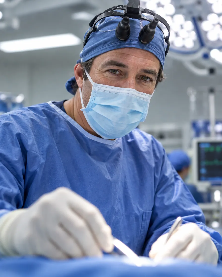 El Dr. Lombardi en quirófano